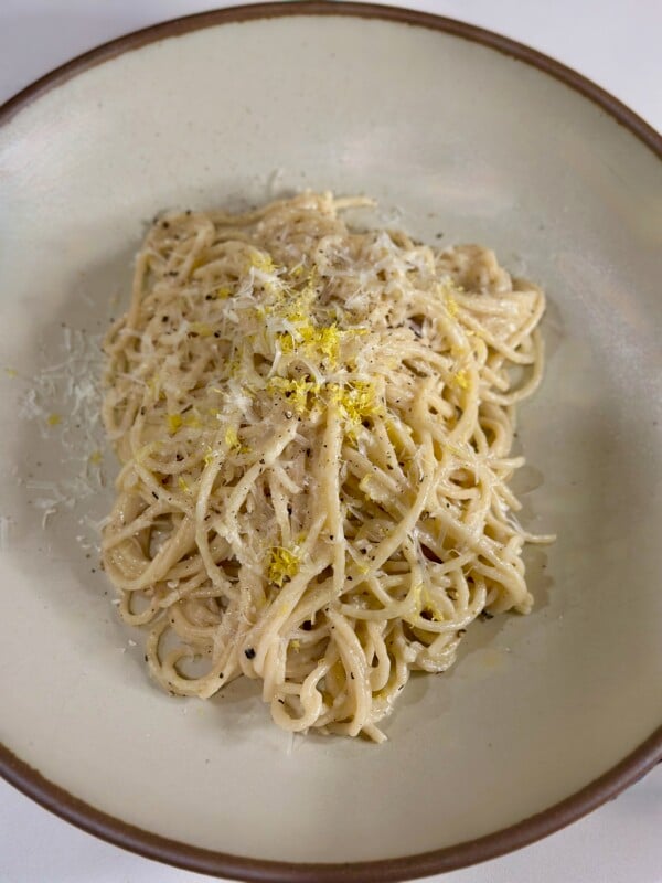 Lemon cacio e pepe in bowl