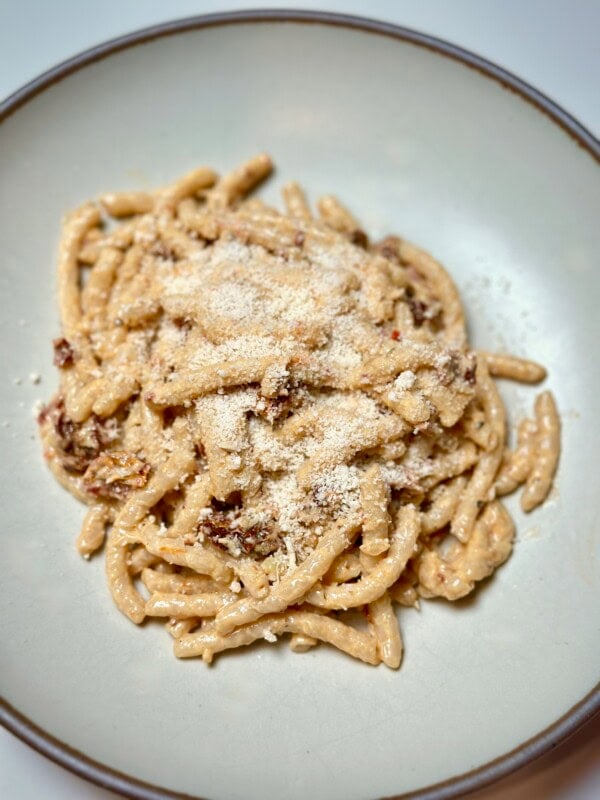 Easy Creamy Sun-Dried Tomato Pasta